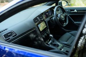 Volkswagen Golf R 5-Door 2017 года  (JP)